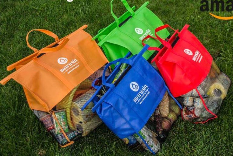 Eco bags aim to save earth in style